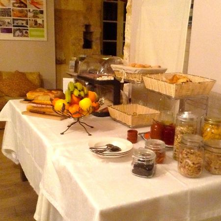 L'Hôtel du Périgord Aubeterre-sur-Dronne Esterno foto