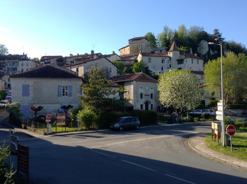 L'Hôtel du Périgord Aubeterre-sur-Dronne Camera foto